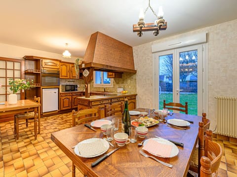 Building, Sky, Plant, Property, Water, Azure, Window, Architecture, Lighting, Interior Design