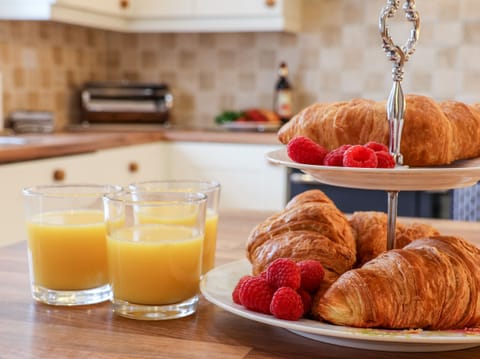 Cottage | Food and drink