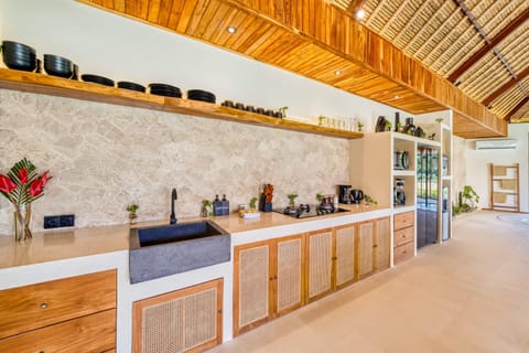 Fully equipped kitchen area