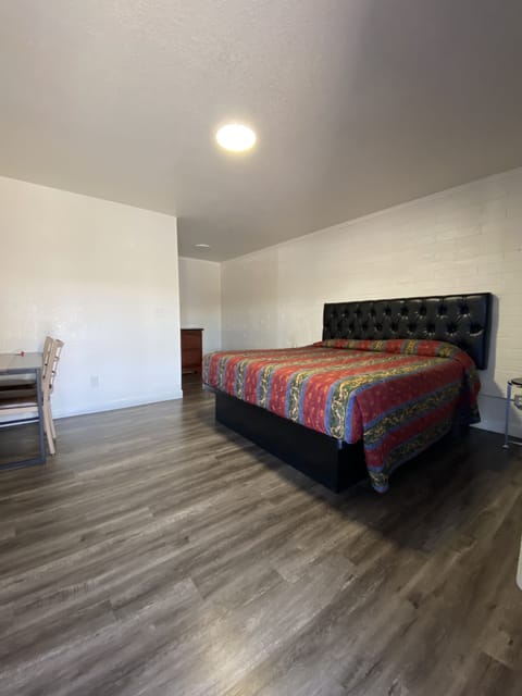 Standard Single Room | Free WiFi, bed sheets