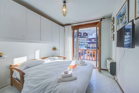 Family Apartment, 2 Bedrooms (Appartamento Villa Margherita City) | 2 bedrooms, free WiFi, bed sheets