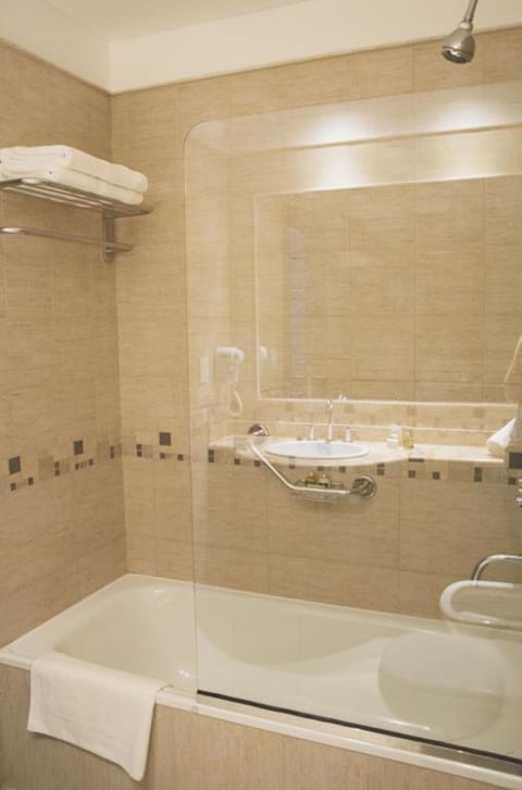 Bathtub, deep soaking tub, free toiletries, hair dryer