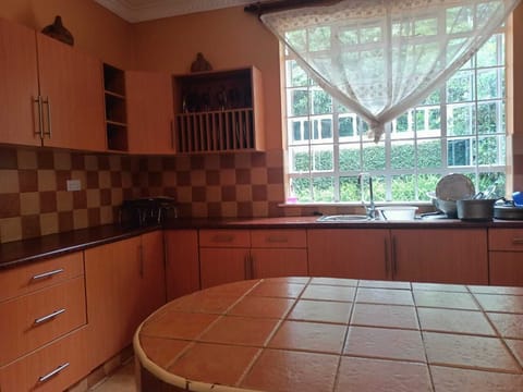 Family House | Private kitchen | Fridge, microwave, oven, cookware/dishes/utensils