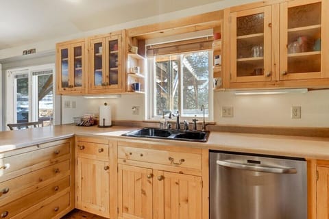 Cook your favorite meals in our fully equipped kitchen while staying connected to the living room. The open layout allows you to enjoy the culinary experience without missing a moment of relaxation.