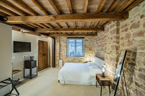 Deluxe Double Room | Free WiFi, bed sheets