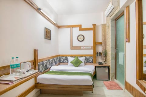 Deluxe Single Room | Individually furnished, desk, free WiFi, bed sheets