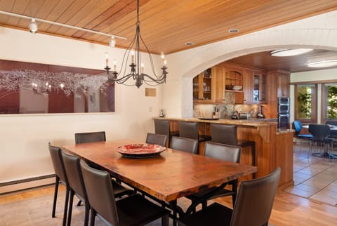 Indoors, Architecture, Building, Dining Room, Dining Table