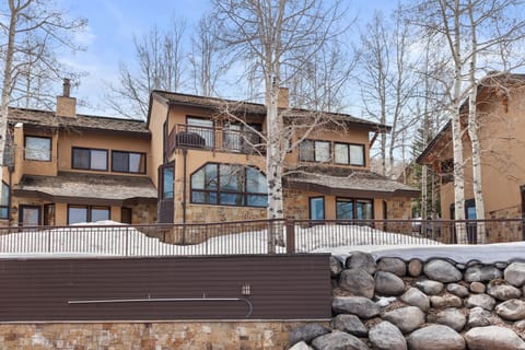 Neighborhood, Wall, Handrail, City, Tree