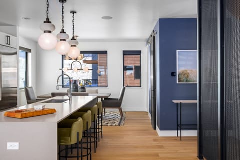 Spacious Flow Between the Rooms