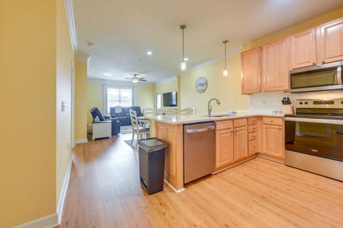 Apartment (3 Bedrooms) | Private kitchen | Microwave, oven, stovetop, dishwasher