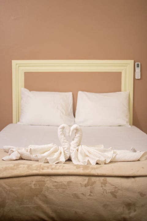 Superior Room | Egyptian cotton sheets, premium bedding, free WiFi, bed sheets