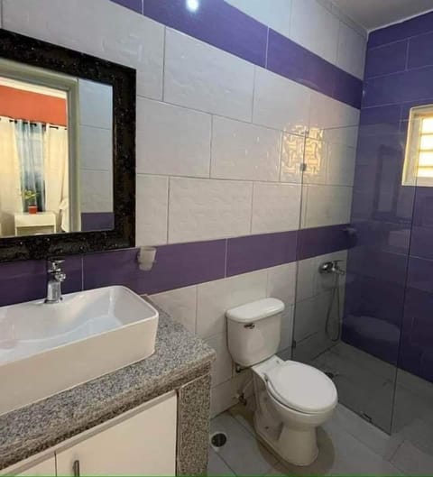 Luxury Studio Suite | Bathroom | Shower, rainfall showerhead, heated floors, towels