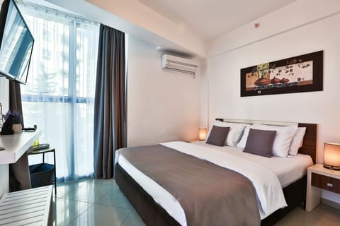 Family Room | Minibar, soundproofing, free WiFi, bed sheets