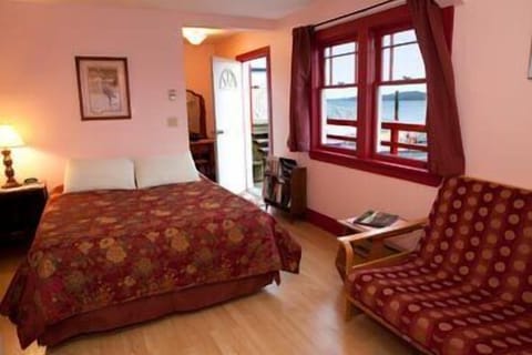 Ocean View Room | Premium bedding, iron/ironing board, free WiFi, bed sheets