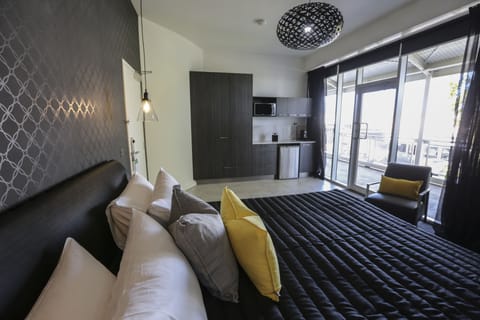Balcony Studio Suite | Premium bedding, minibar, in-room safe, desk