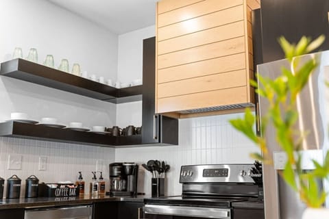 our home away from home! Our fully-stocked kitchen has everything you need to whip up family favorites or a quick snack. Cook, dine, and make memories together. ✨