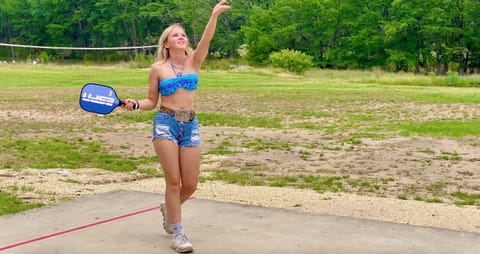 Comanche Hideout - A private riverside pickleball court for lots of fun!!!