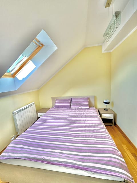 Comfort Apartment | Desk, soundproofing, iron/ironing board, free WiFi