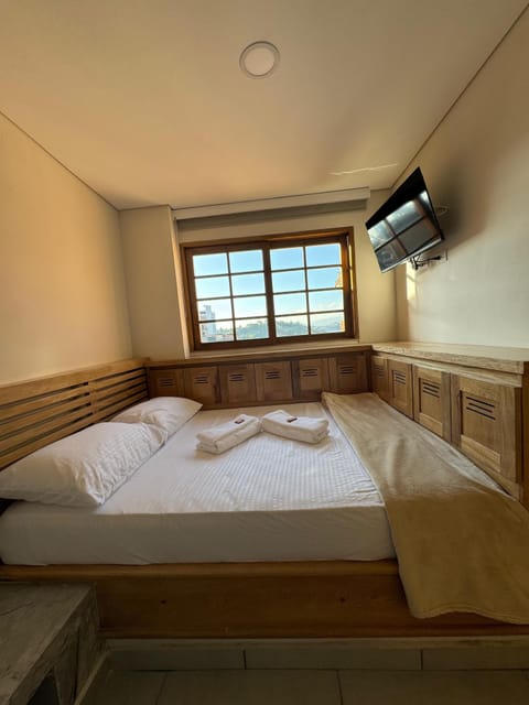 Basic Single Room | Free WiFi, bed sheets