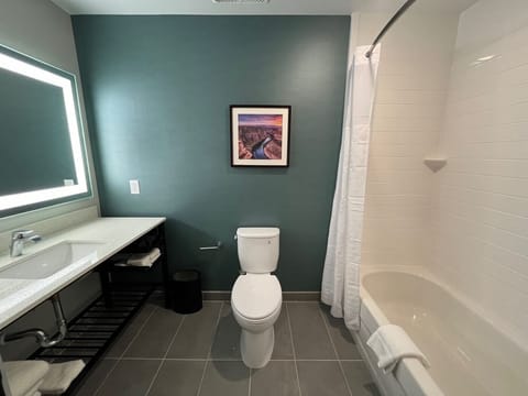 Standard Room, 2 Queen Beds | Bathroom