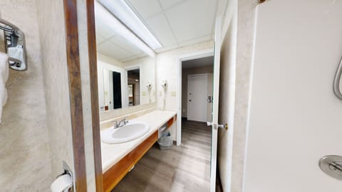 Standard Room | Bathroom | Towels