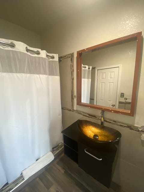 Deluxe Single Room, Mountain View | Bathroom