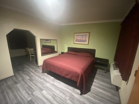 Deluxe Single Room, Mountain View | Blackout drapes, soundproofing, iron/ironing board, free WiFi