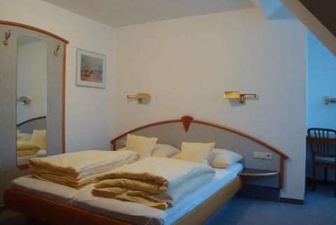 Economy Double Room | Free WiFi