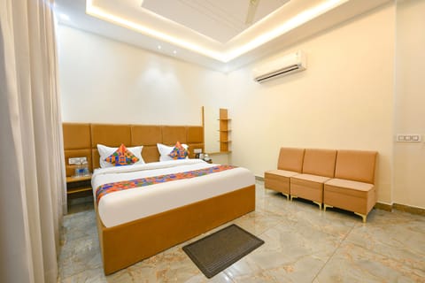 Deluxe Room | Egyptian cotton sheets, premium bedding, in-room safe, free WiFi