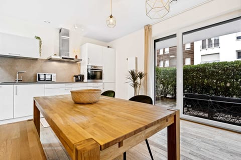 From gourmet meals to quick snacks, enjoy our fully equipped kitchen.