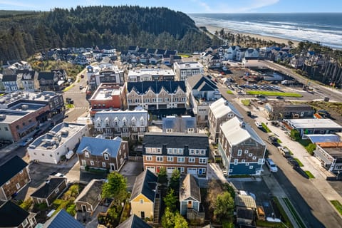 After Dune Delight (center of image), steps to downtown