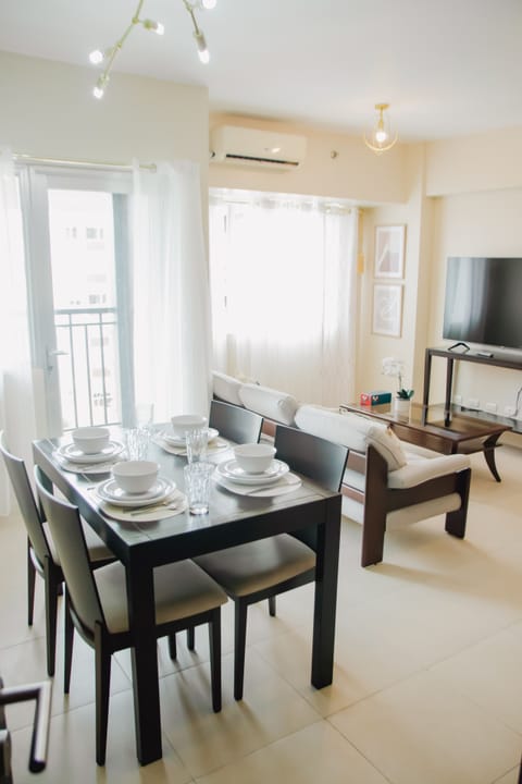 Exclusive Apartment | In-room dining