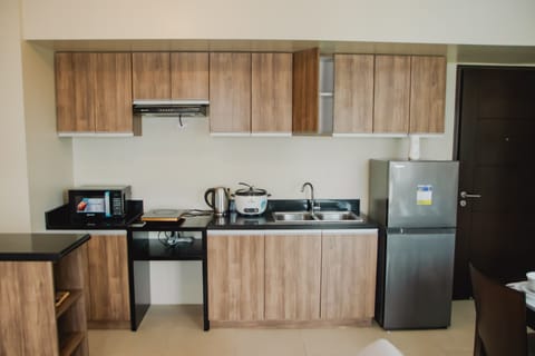 Exclusive Apartment | Private kitchen | Microwave, stovetop, rice cooker, cookware/dishes/utensils