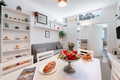 Autumn, Living Room, Spring, Summer