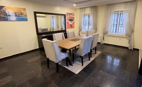 Presidential Apartment | In-room dining