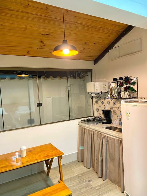 Quarto família 2 | Laptop workspace, free WiFi