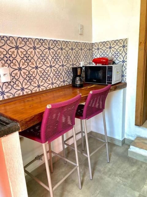 Family Room | Laptop workspace, free WiFi