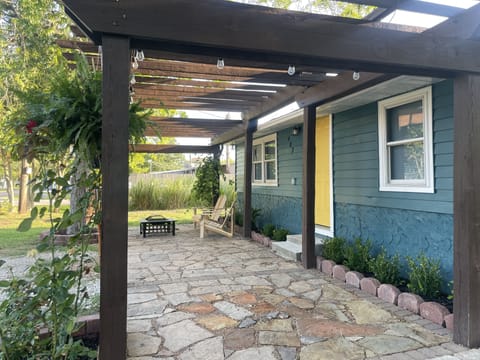 Front patio - fully shaded / cozy afternoons