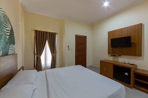 Deluxe Room | Desk, free WiFi