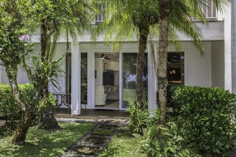 Large lanai to enjoy the amazing sunsets