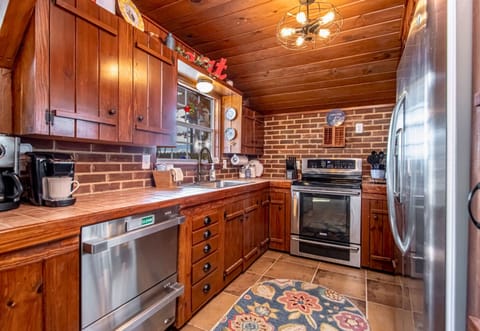 {Kitchen} Everything You Need to Cook Big Family Dinners