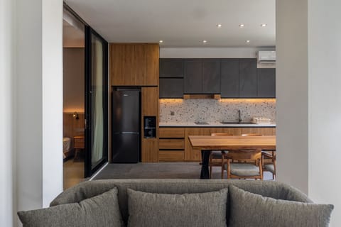 Apartment, 2 Bedrooms | Private kitchen | Fridge