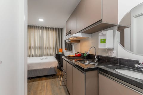 Studio | Private kitchen | Fridge, microwave, cookware/dishes/utensils