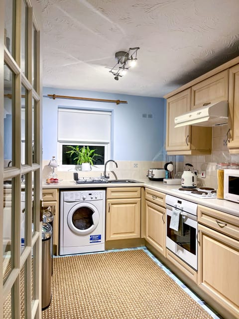 Apartment | Private kitchen | Fridge, microwave, oven, stovetop