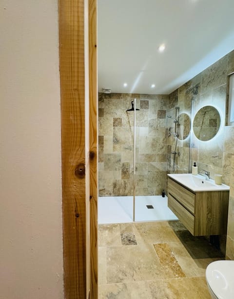 b6b3728f-56ef-44eb-99cd-536f0b114b14