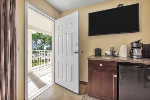 best rates hotels in Kelleys Island