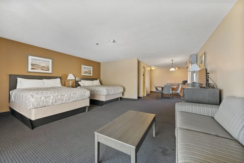 Spacious Suite with Spectacular Lake View