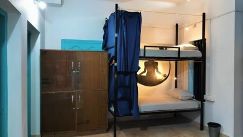 10 - Bed Non AC Shared Dormitory, Mixed Dorm | Bed sheets