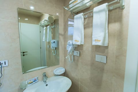 Deluxe Double Room | Bathroom | Slippers