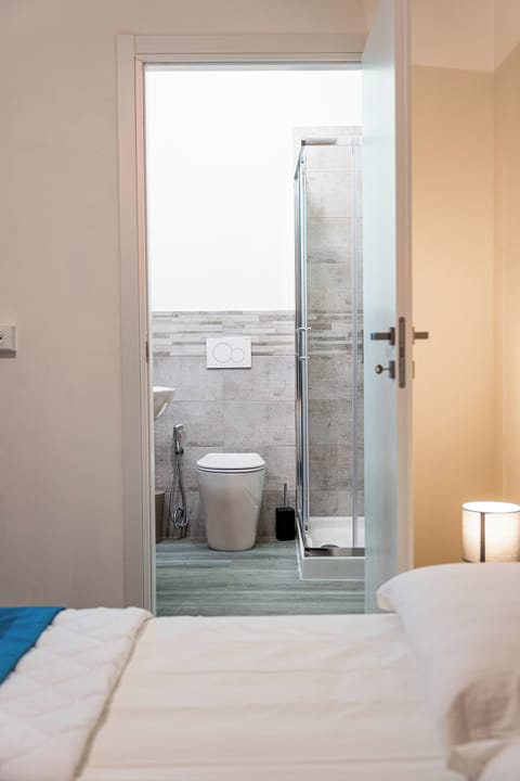 Triple Room | Bathroom | Hair dryer, towels